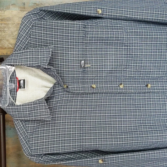 The North Face Hiking/Outdoor Button Down Long Sleeve Shirt - Mens' Large - Picture 3 of 6